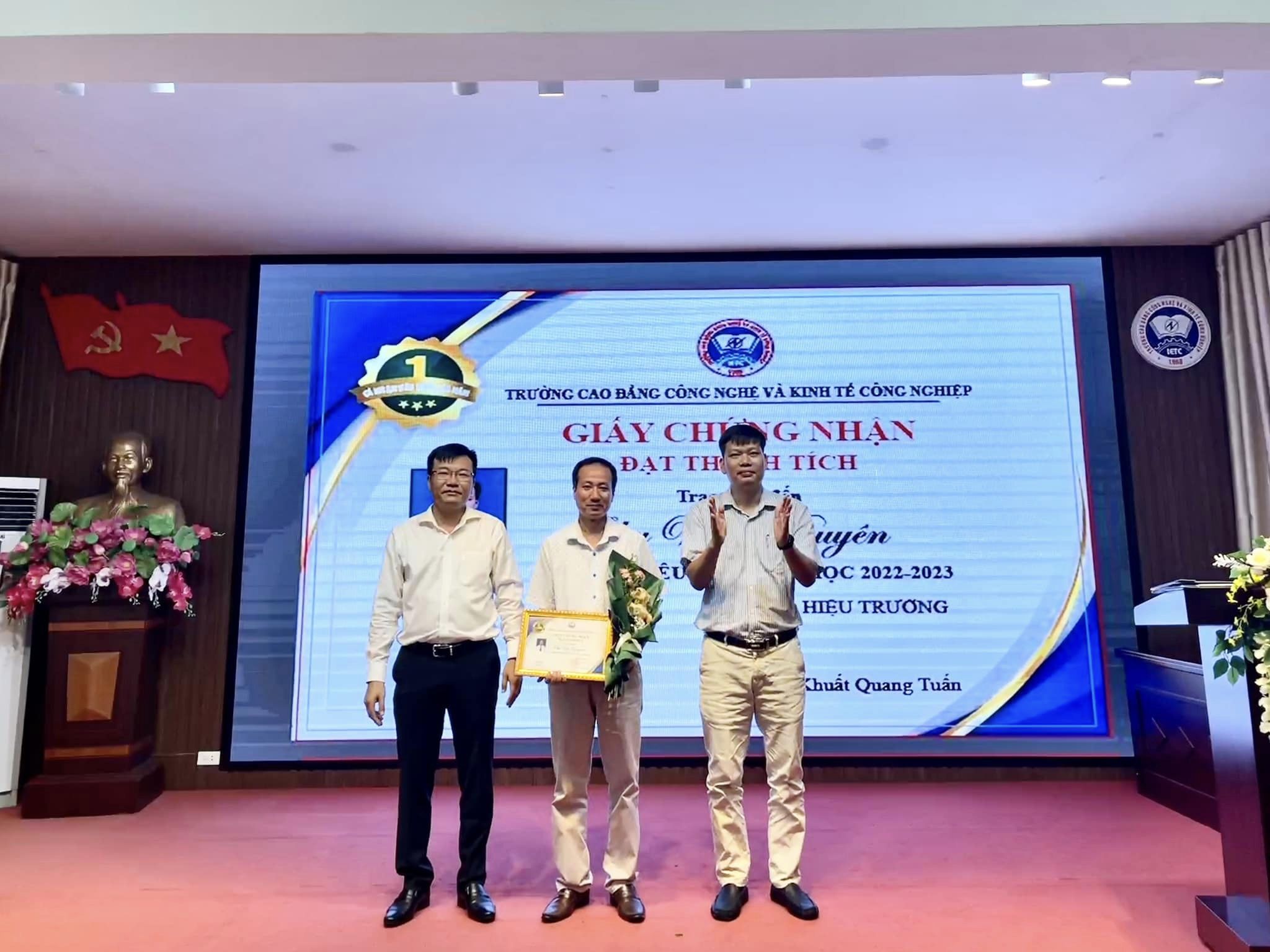 TRƯỜNG IETC TỔ CHỨC HỘI NGHỊ CÁN BỘ, VIÊN CHỨC NĂM HỌC 2023 – 2024