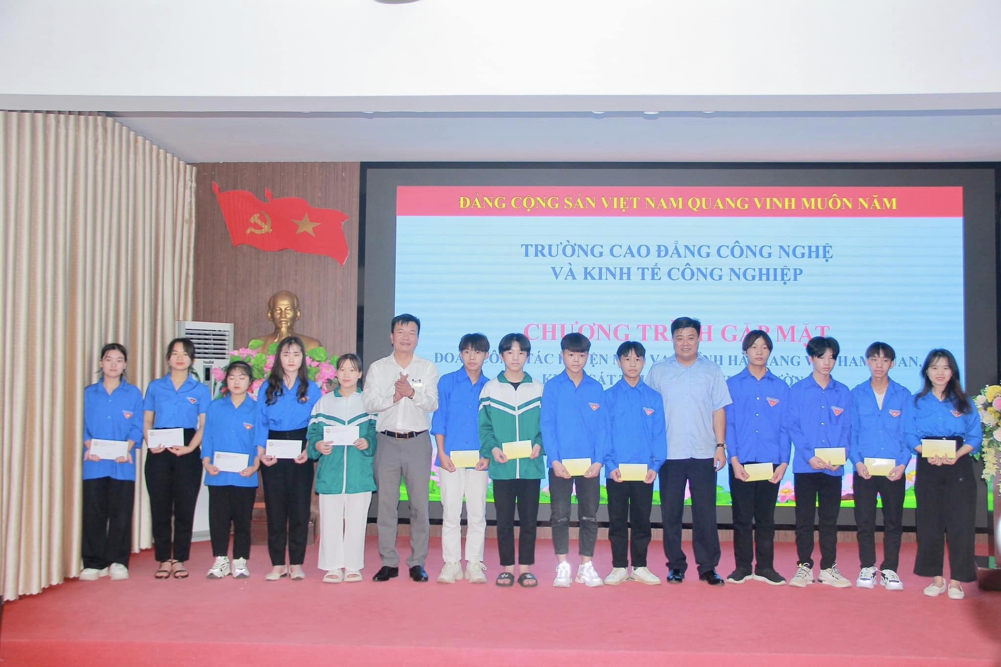 Lễ trao bằng tốt nghiệp