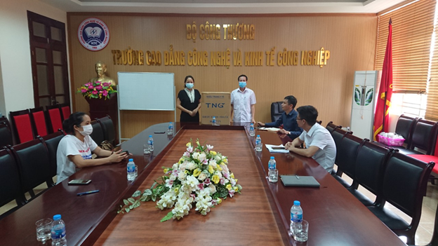 TRAO ĐỔI HỢP TÁC GIỮA TRƯỜNG IETC VÀ CÔNG TY TNG 1 SÔNG CÔNG