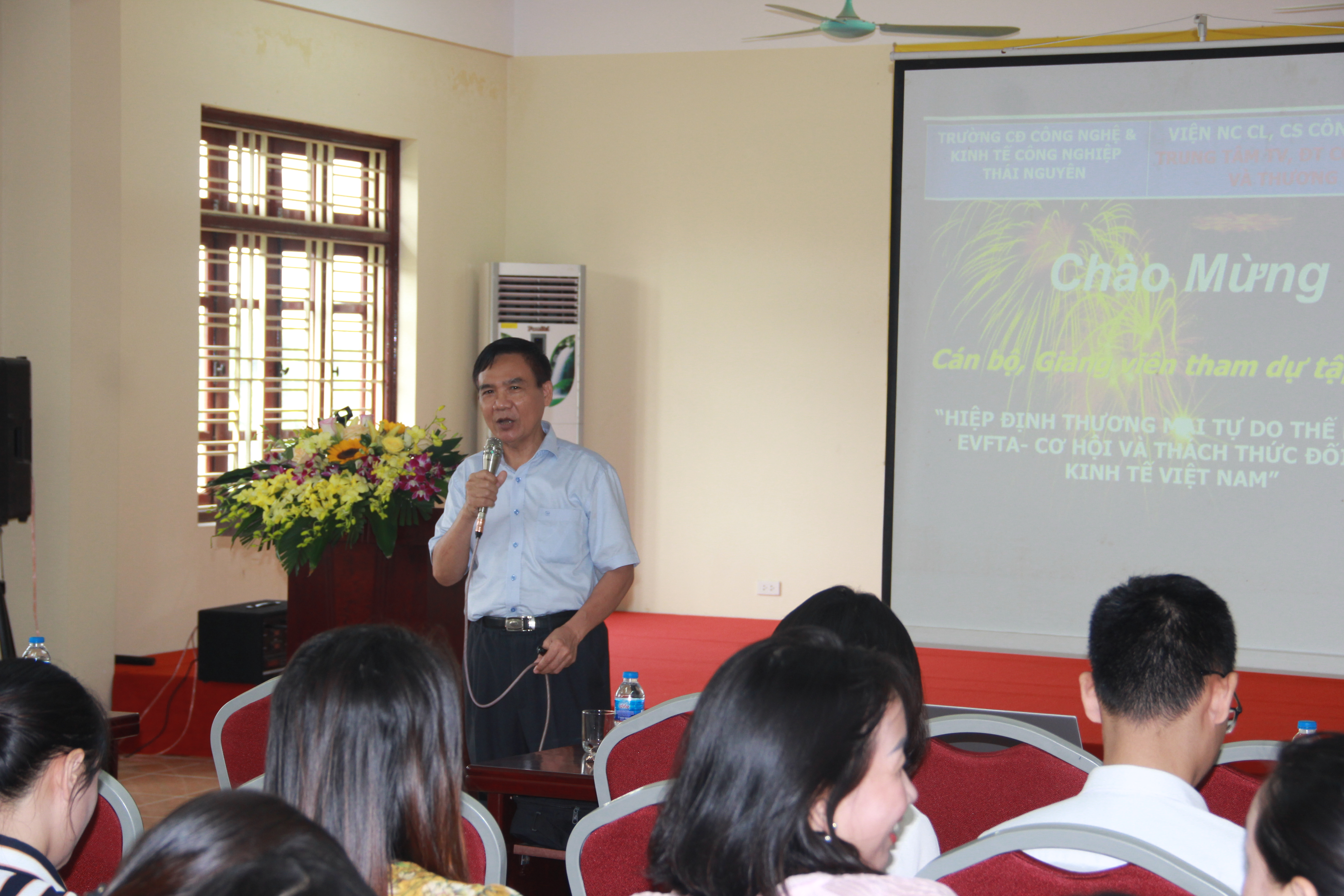 Khai giảng lớp Bồi dưỡng kiến thức về Hội nhập Kinh tế Quốc tế