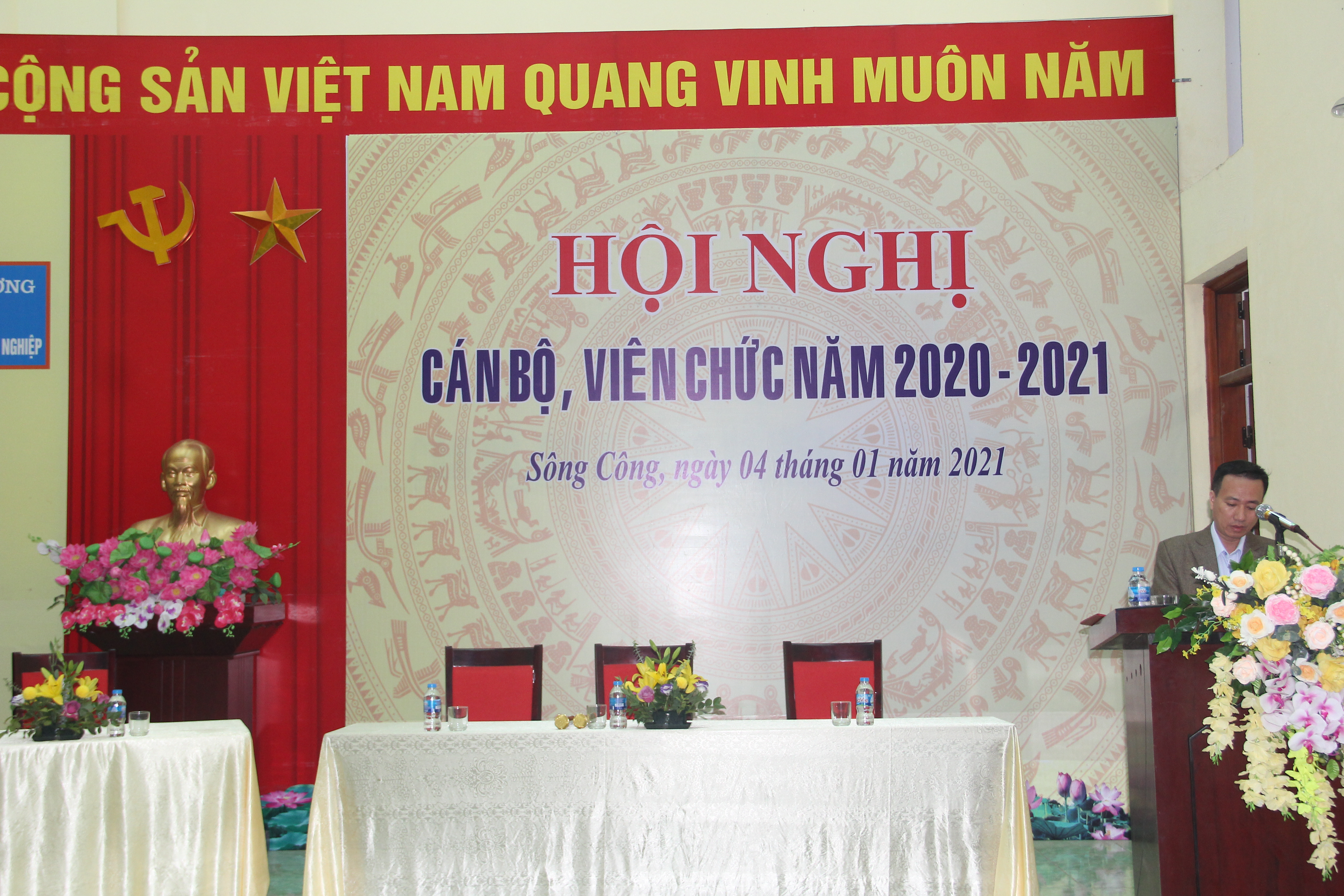 TRƯỜNG IETC TỔ CHỨC HỘI NGHỊ CÁN BỘ, VIÊN CHỨC NĂM 2021 