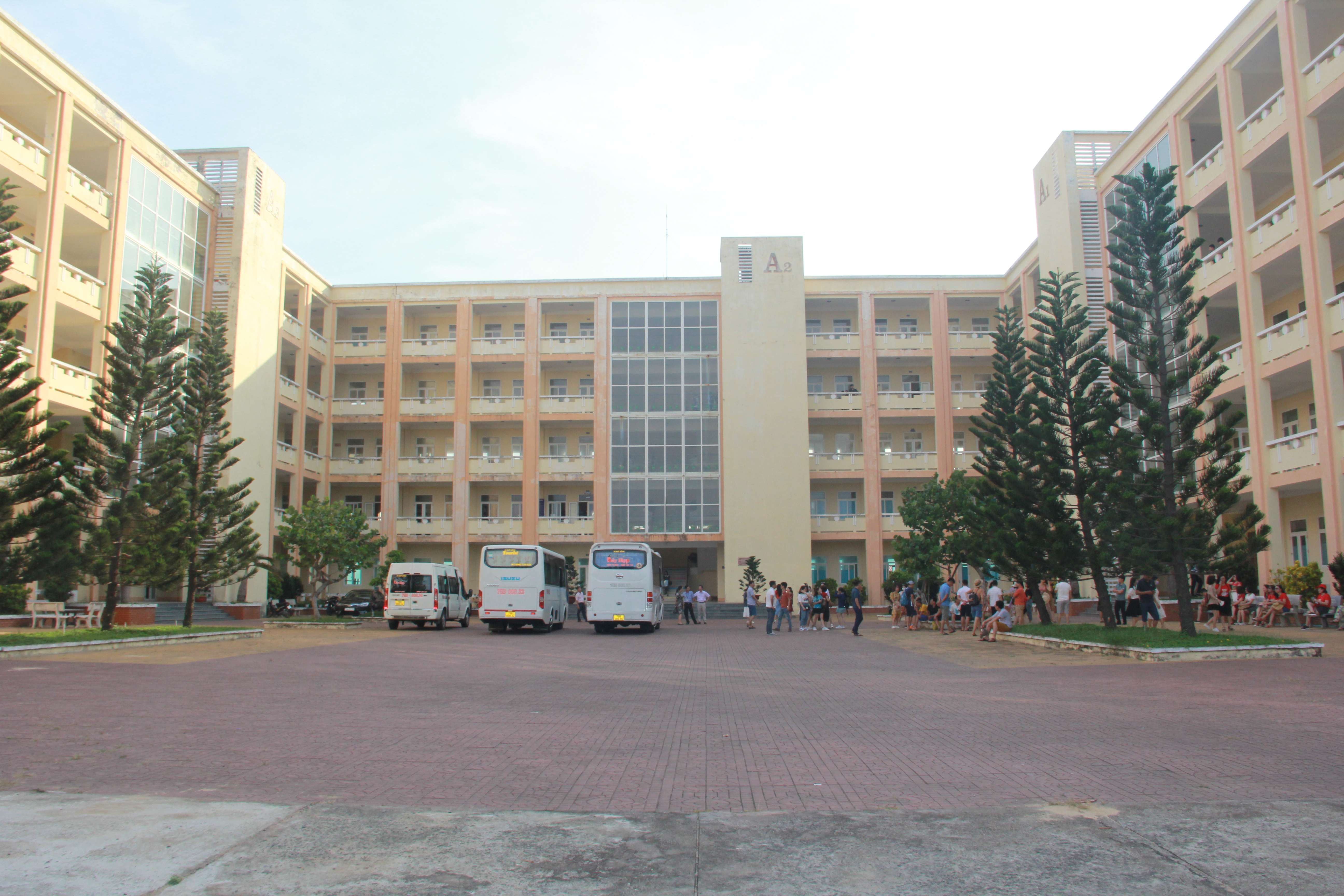 Trường IETC tổ chức giao lưu với Trường Cao đẳng Công Thương Miền Trung 