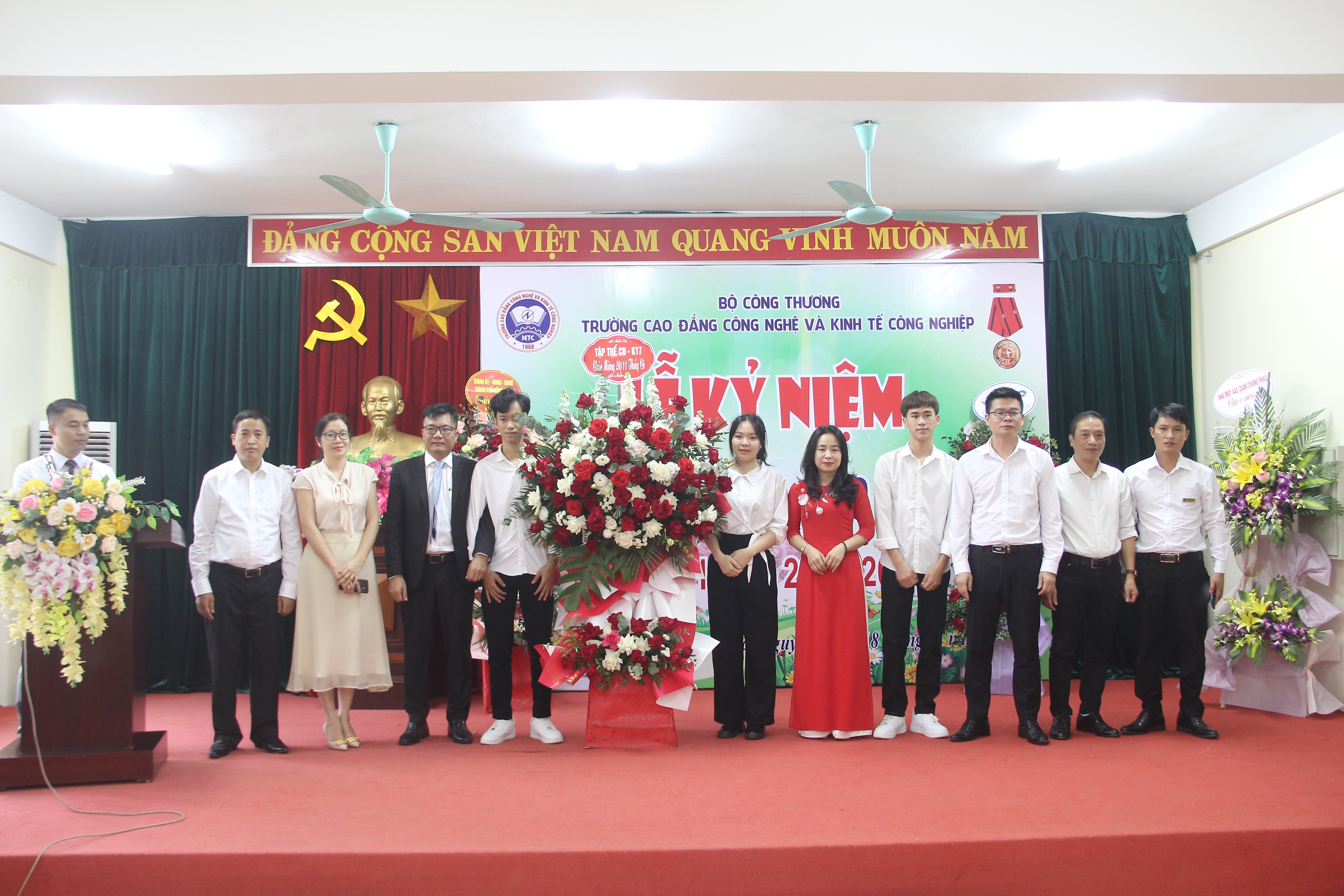 IETC LONG TRỌNG TỔ CHỨC LỄ KỶ NIỆM 40 NĂM NGÀY NHÀ GIÁO VIỆT NAM (20/11/1982-20/11/2022)