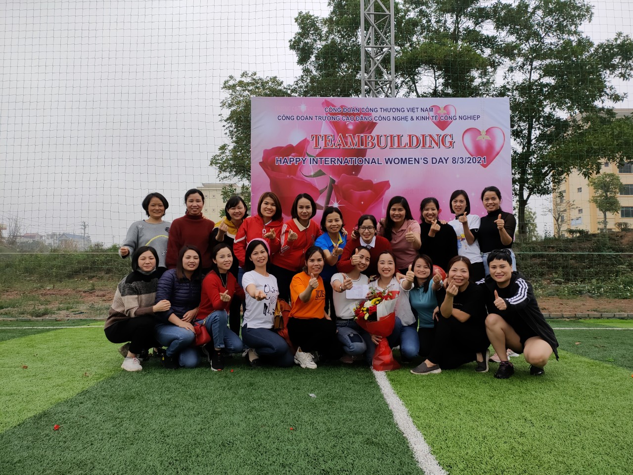 SÔI ĐỘNG HOẠT ĐỘNG TEAM BUILDING CHÀO MỪNG NGÀY QUỐC TẾ PHỤ NỮ 08/3