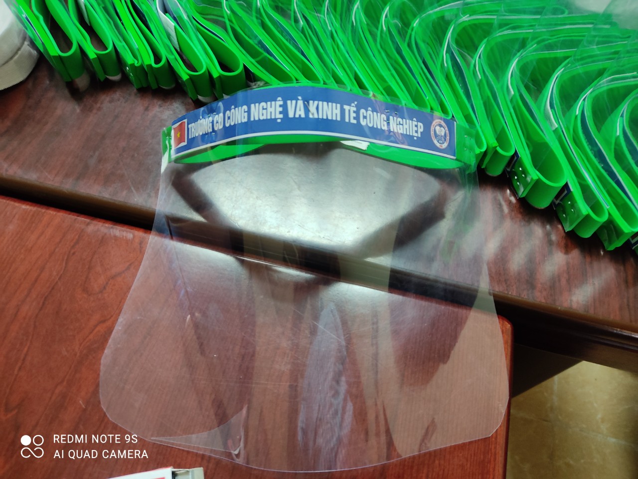 Trường IETC tặng kính chống giọt bắn tới 3 trung tâm Giáo dục Nghề nghiệp- Giáo dục Thường xuyên huyện Hiệp Hoà, Yên Dũng, Bắc Yên tỉnh Bắc Giang 