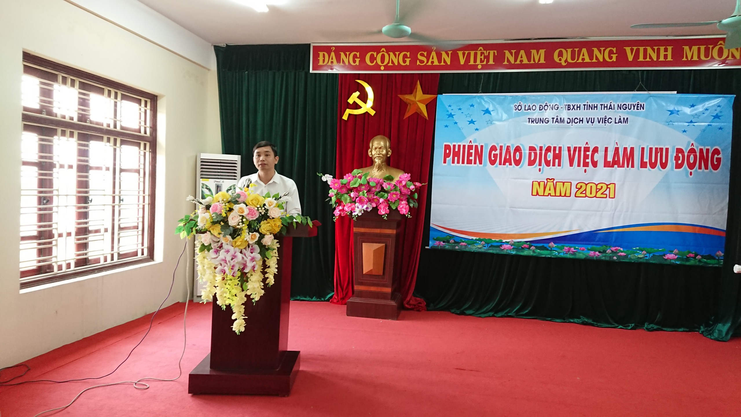 PHIÊN GIAO DỊCH VIỆC LÀM DI ĐỘNG TẠI IETC